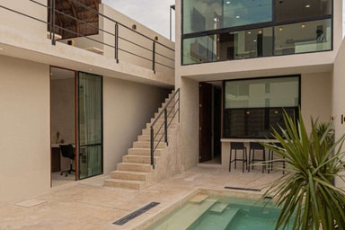 La Casa Nido courtyard and pool - Image 1